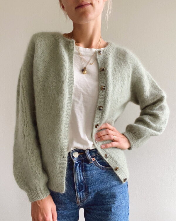 Novice Cardigan Mohair Edition av PetiteKnit