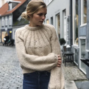 Sunday Sweater av PetiteKnit - Oppskrift