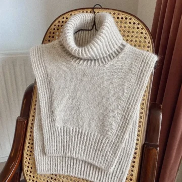 Terrazzo Neck av PetiteKnit - Garnpakke
