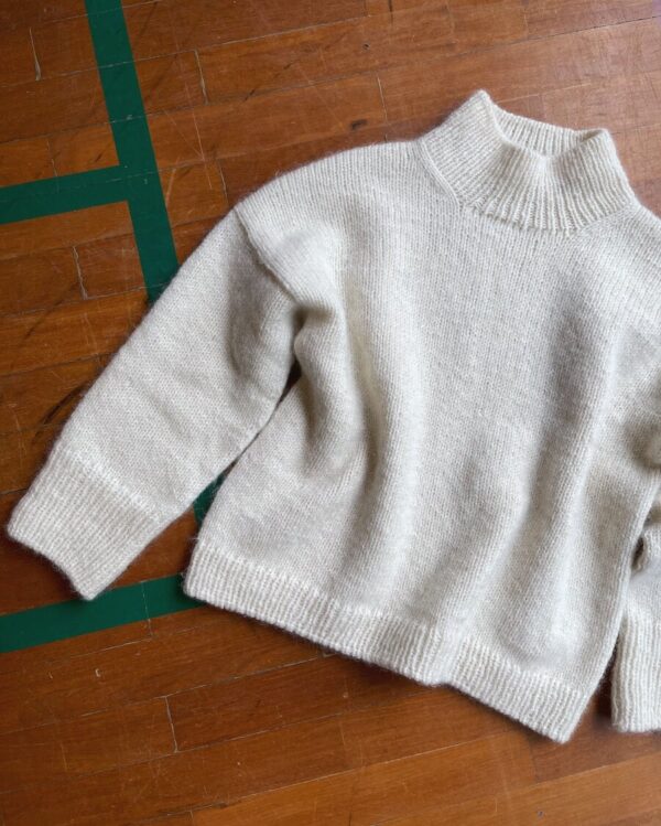 Weekend Sweater av PetiteKnit - Garnpakke - Bilde 4