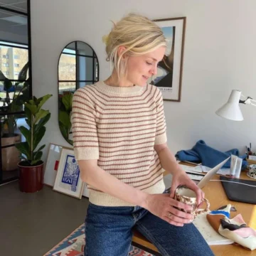 Friday Tee av PetiteKnit - Oppskrift