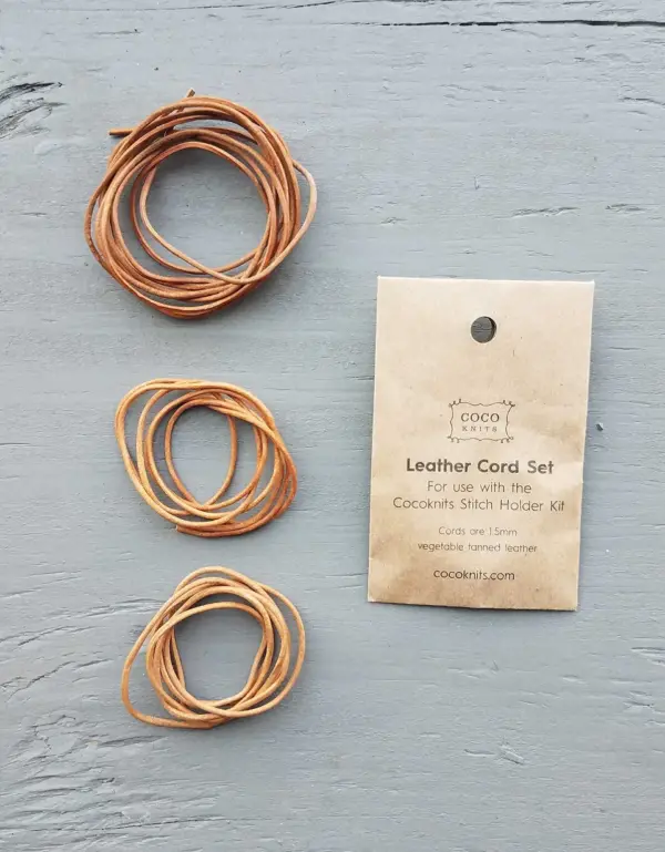 cocoknits_leather_cord_set_pakke